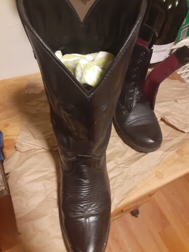 Cloths in Boot to Make it More Rigid for Polishing